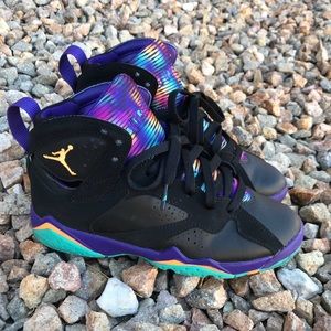 Air Jordan 7 Retro Black and Purple Youth Size 4.5